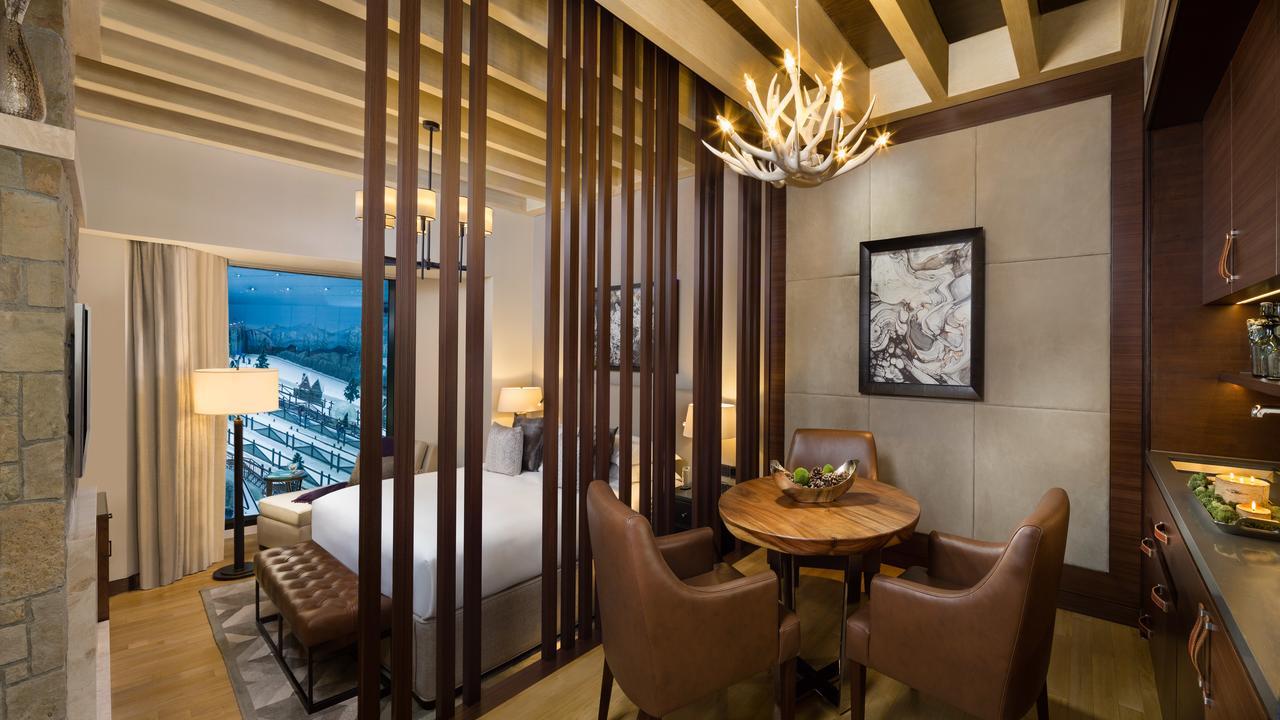 Aspen Chalets By Kempinski Hotel Mall Of The Emirates Dubai Exterior photo